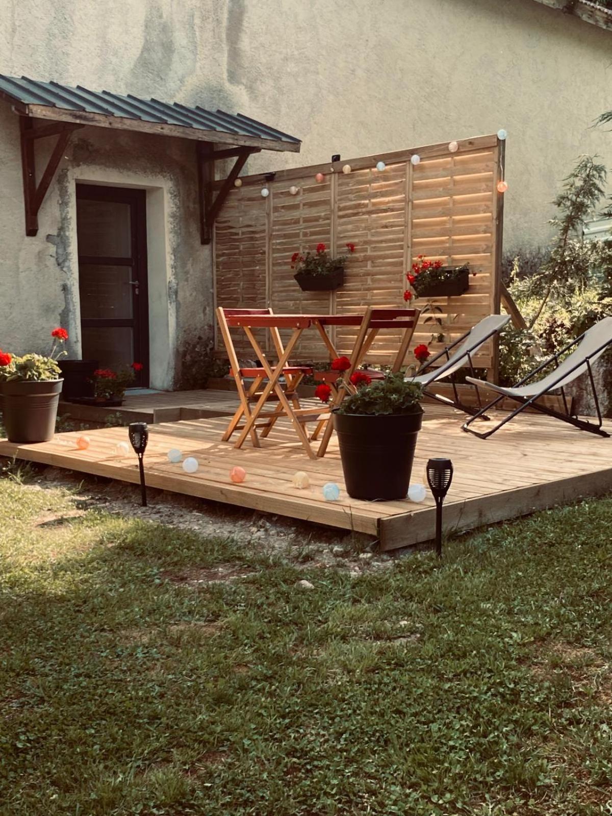 L'Instant Present Apartman Echallon Kültér fotó